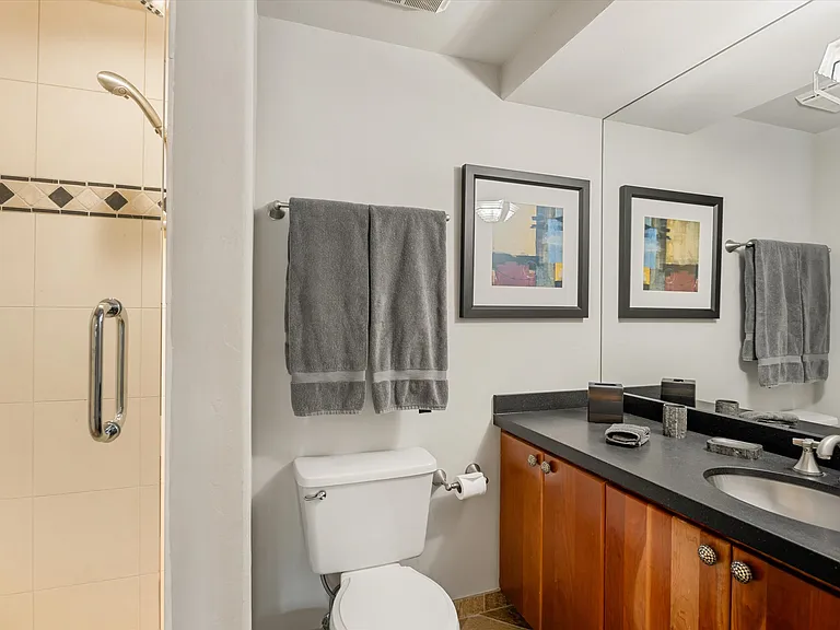 650 S Monarch St #9 — Photo 16