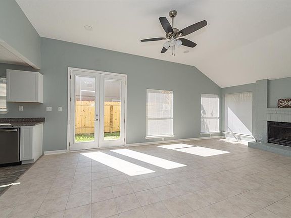 4th image of 2206 Townhall Ln