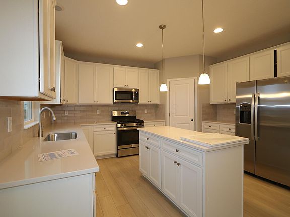 4th image of 1206 Quarry Oak Dr