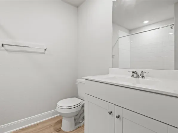 1401 Redwood Crk, Seguin, TX 78155