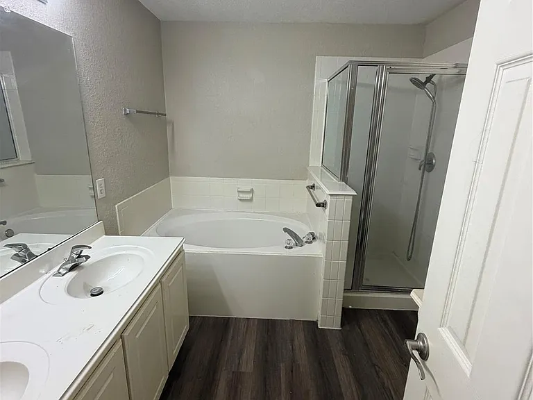 3219 Watercliff Ct — Photo 17