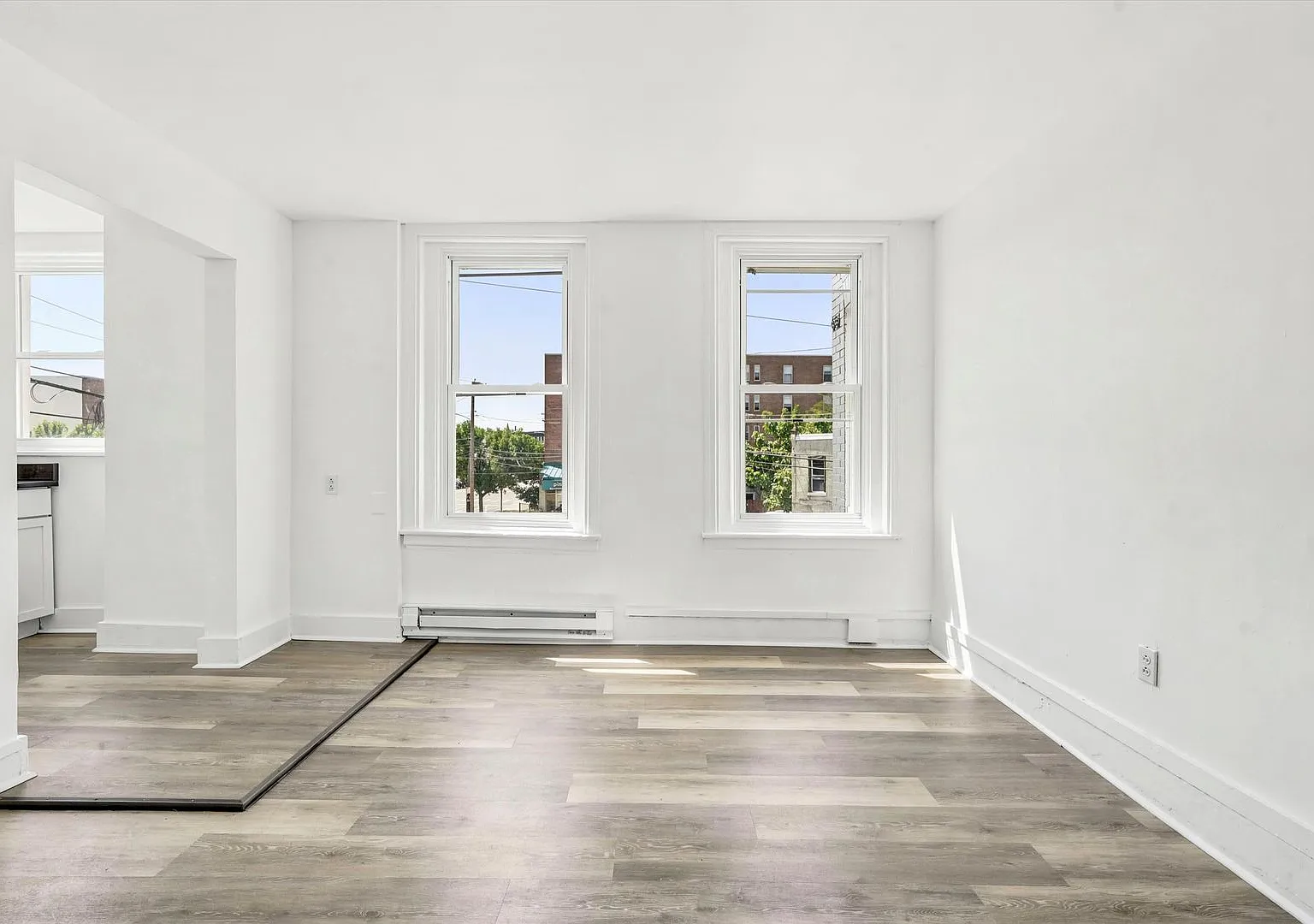 914 Belmont Ave — Photo 3