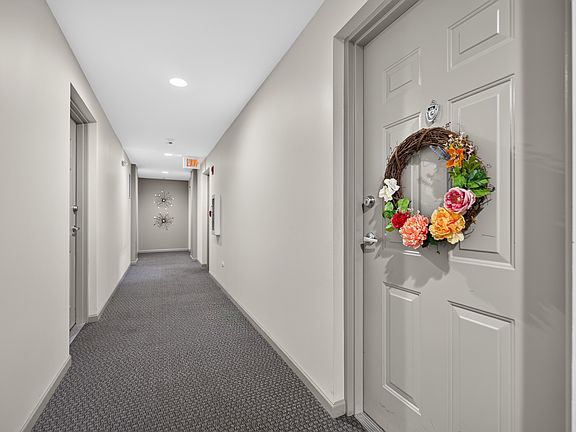 5th image of 135 S York St Unit 306