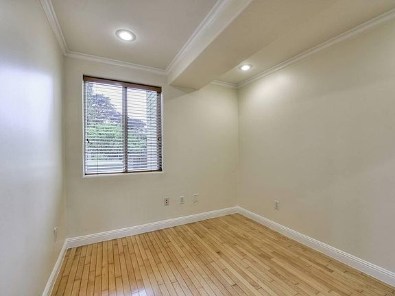 5th image of 1239 35th Ave #1
