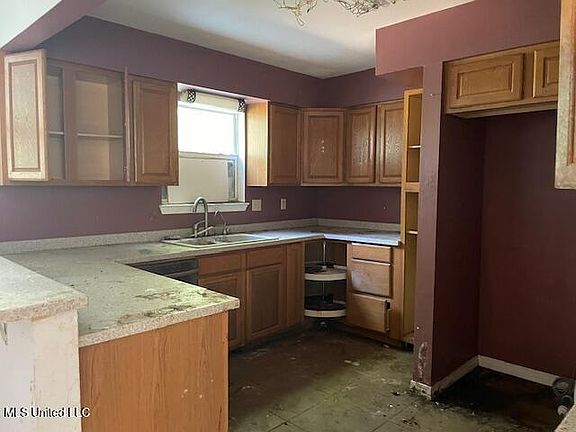 4th image of 10411 Riverroad Dr