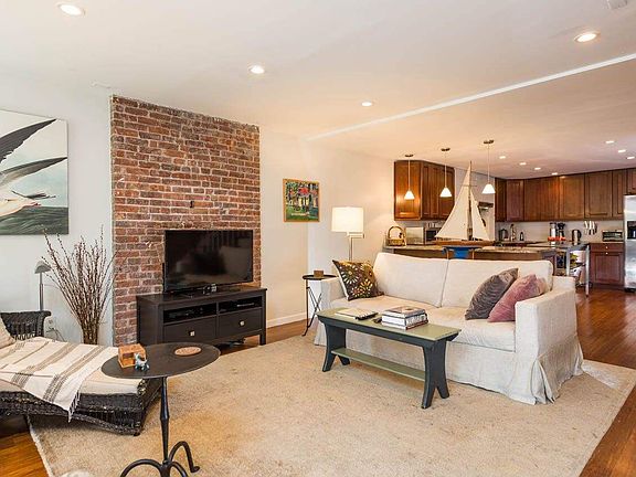 2nd image of 300 Whiton St #1