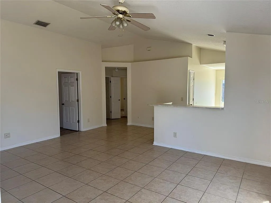 4 bed, 2.0 bath, 1343 sqft, $1,800 — Photo 4