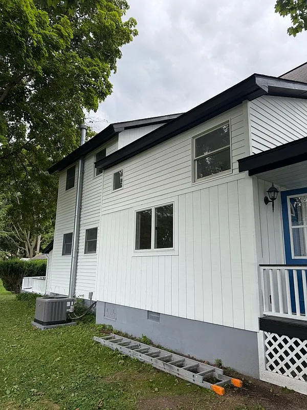 3 bed, 2.0 bath, 2085 sqft, $2,900 — Photo 3