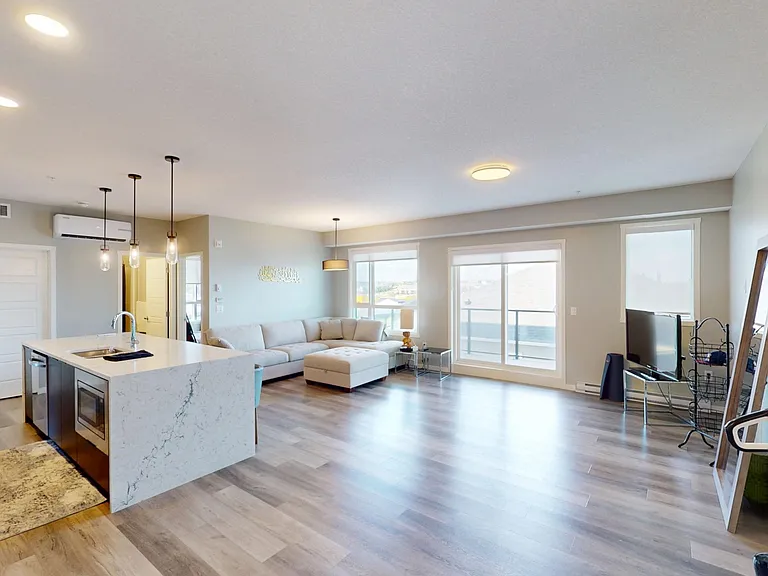 33 Carringham Gate NW #3305 — Photo 5