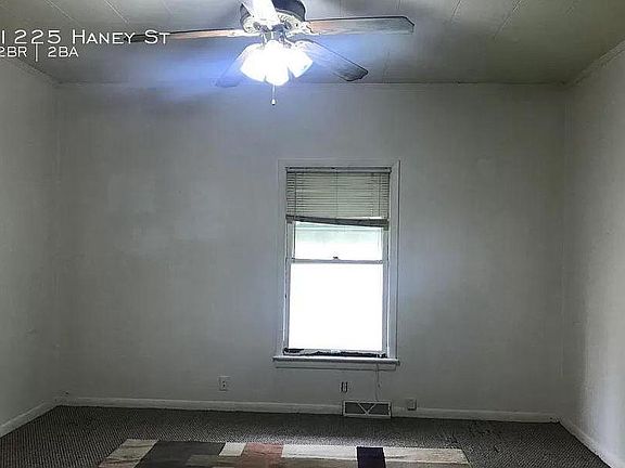 3rd image of 1225 Haney Ave