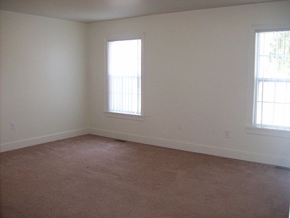 bedroom (first floor)