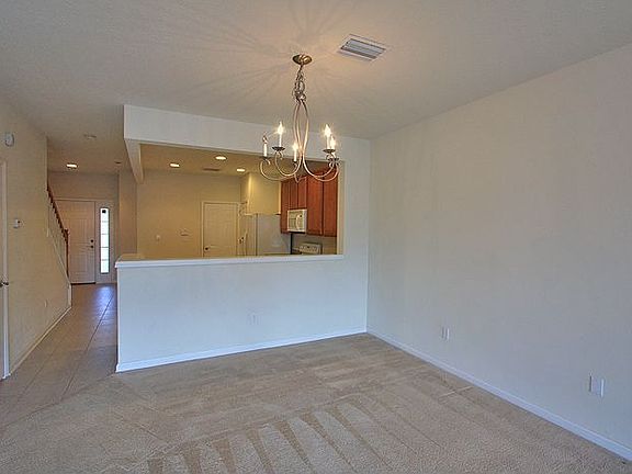 5th image of 4172 Highwood Dr