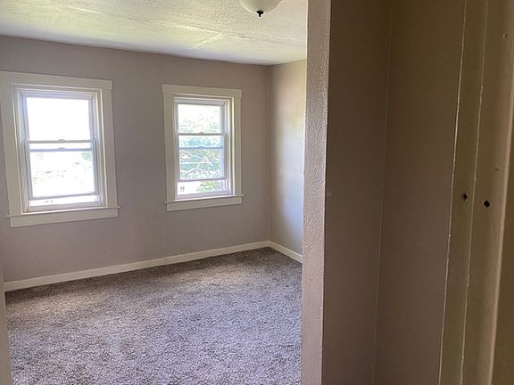 4th image of 1281 Holly St