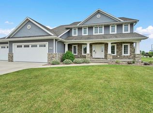 2137 Potter Dr, De Pere, WI 54115