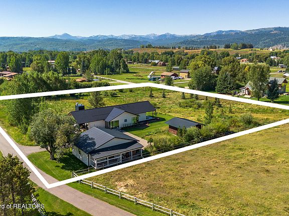 5th image of 2075 S Park Ranch Rd
