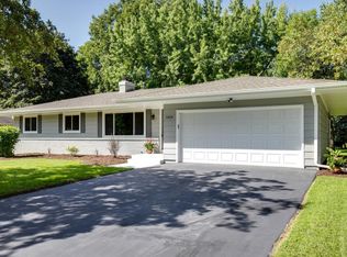 1424 Yorkshire Ave S, Minnetonka, MN 55305