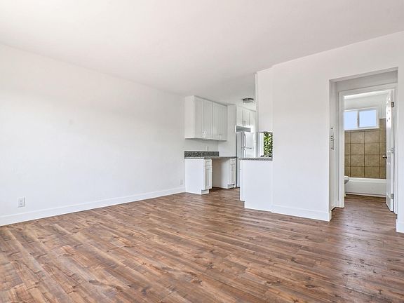 4th image of 1212 W 107th St