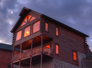 3107 Lakeview Lodge Dr, Sevierville, TN 37862