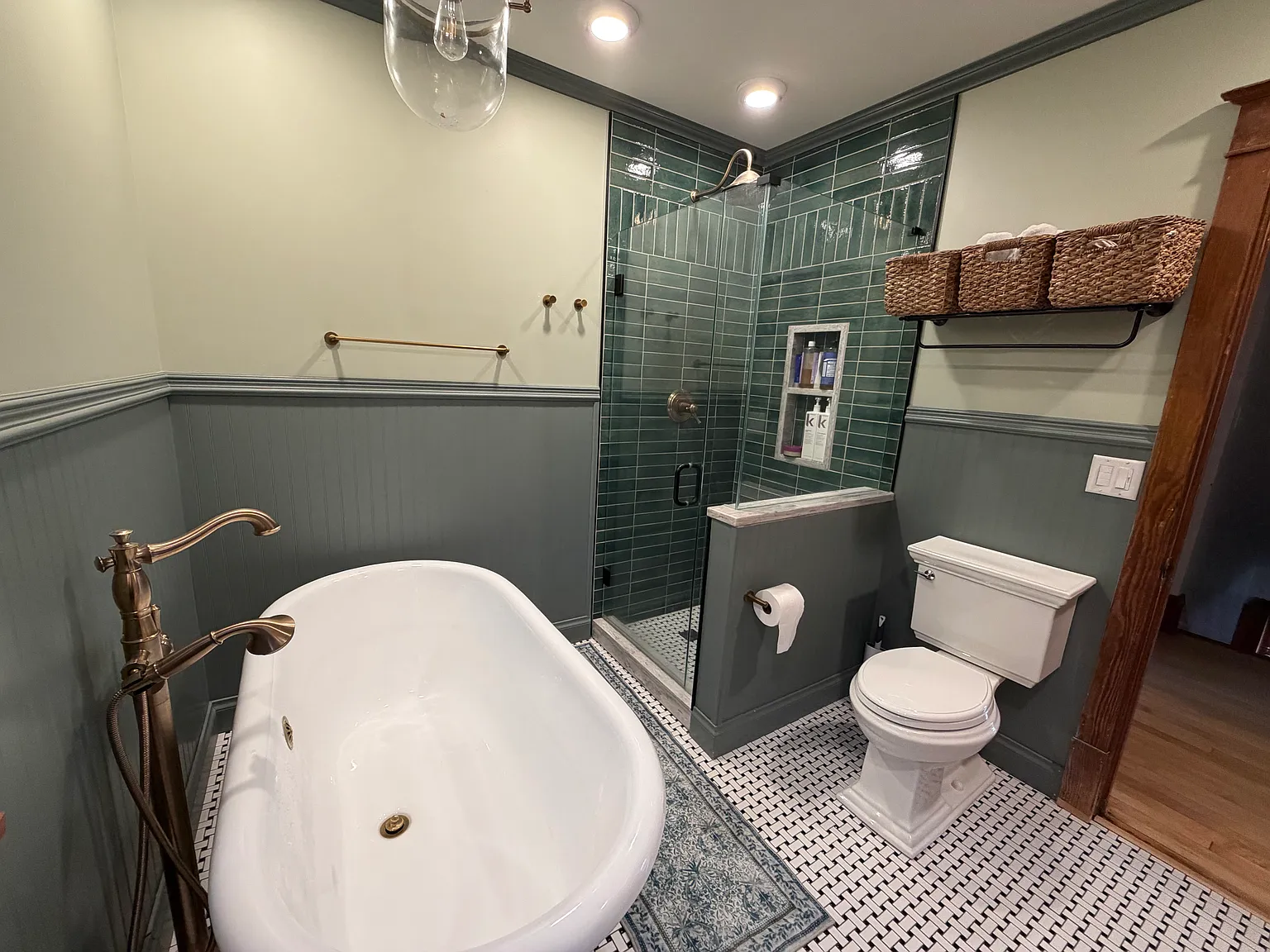 4 bed, 1.5 bath, 2237 sqft, $2,600 — Photo 3