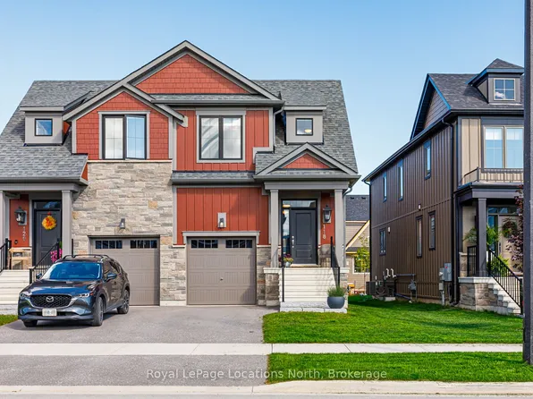 118 Sycamore St, The Blue Mountains, ON L9Y 4E2