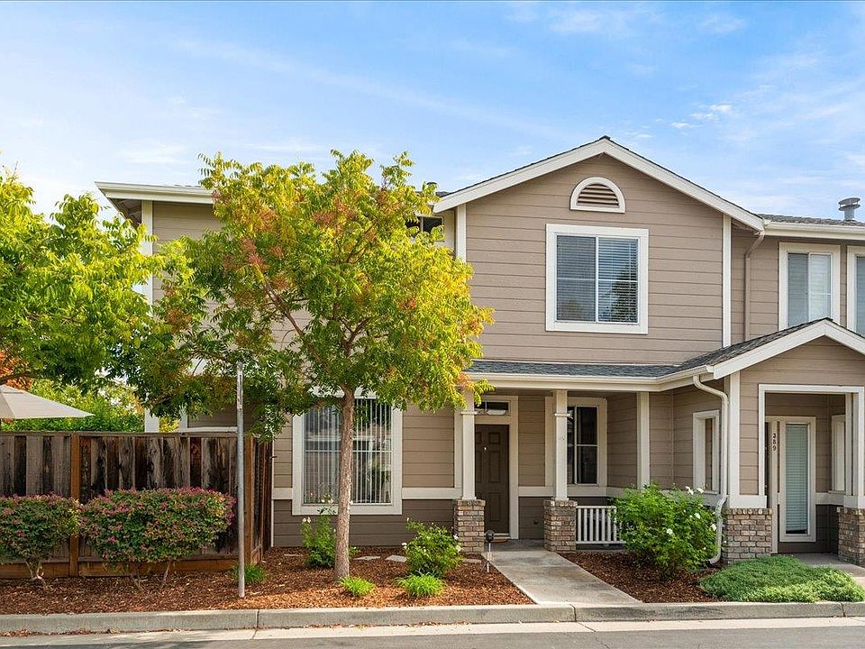 1st image of 391 Castlemaine Ct