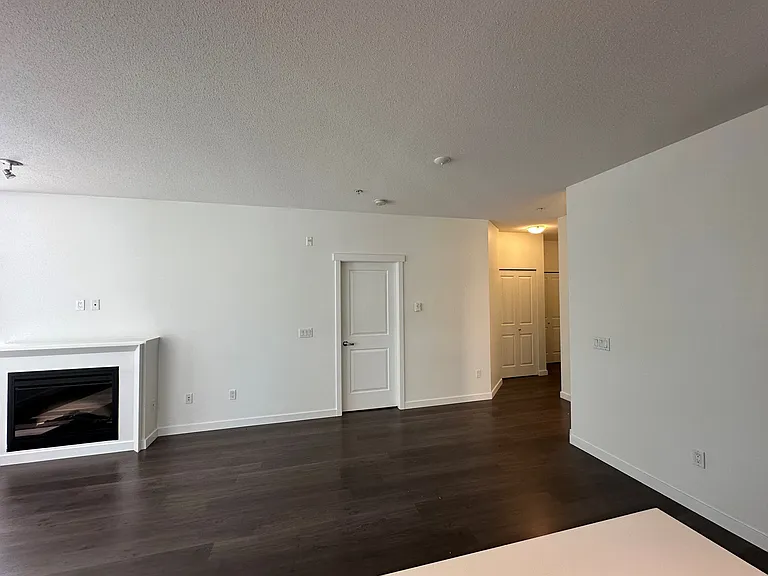 717 Chesterfield Ave #204 — Photo 5
