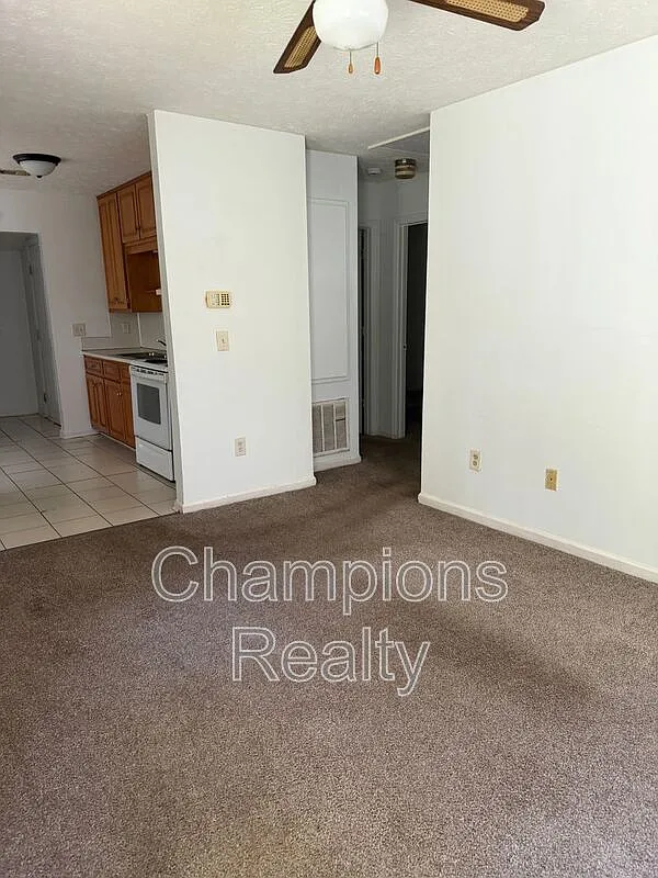 2 bed, 1.0 bath, $750 — Photo 3