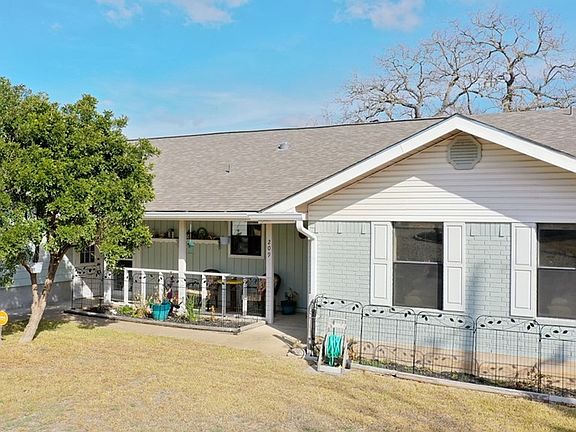 3rd image of 209 Wedgewood Ln