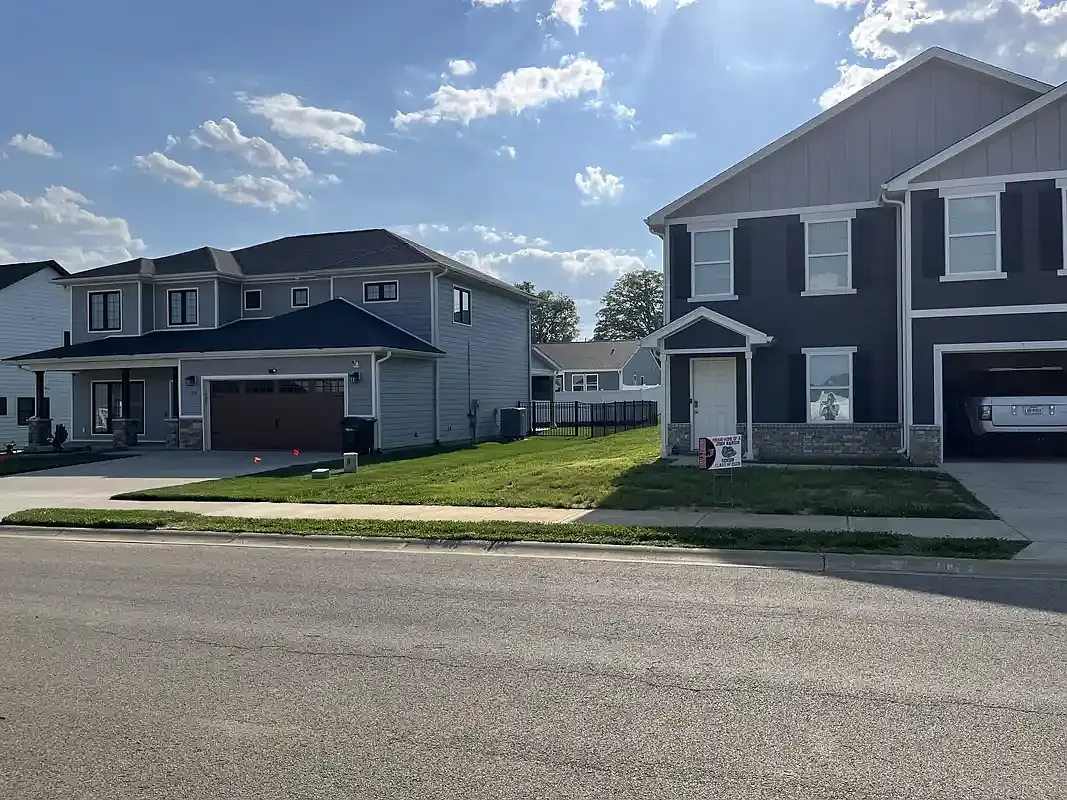 Building Photo - 105 Gaston Cir