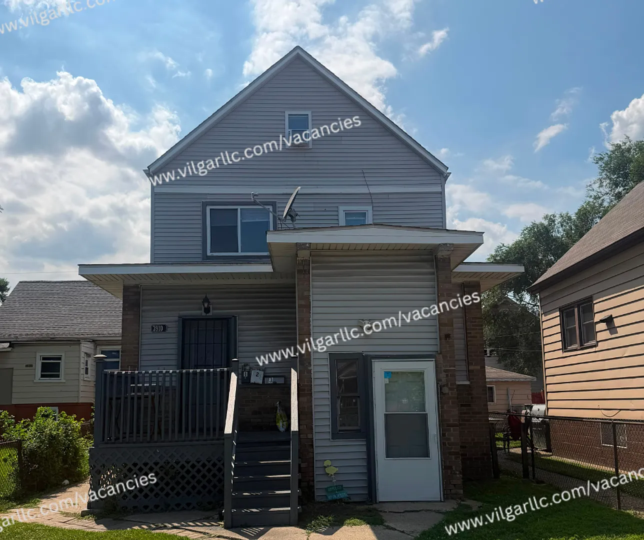 3910 Deodar — Photo 1