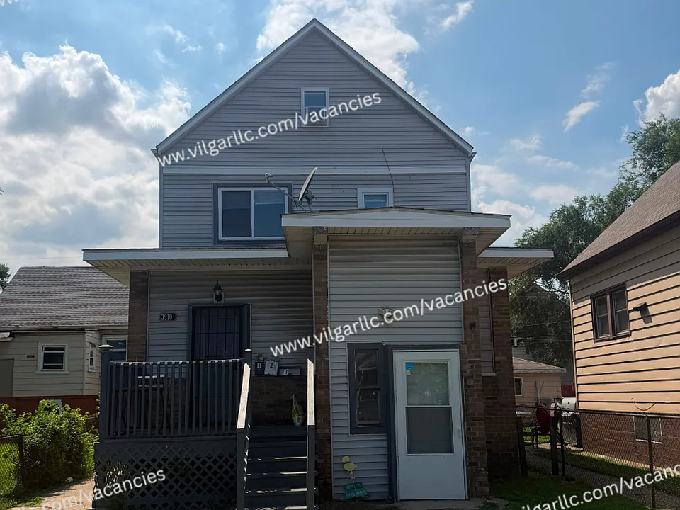 3910 Deodar St