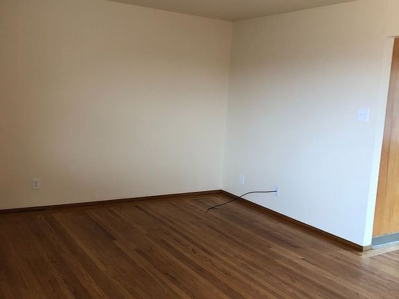 5th image of 520 Grand Ave APT 10