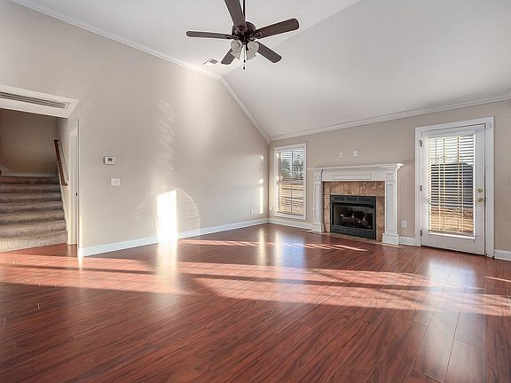3rd image of 72 Valleydale Dr