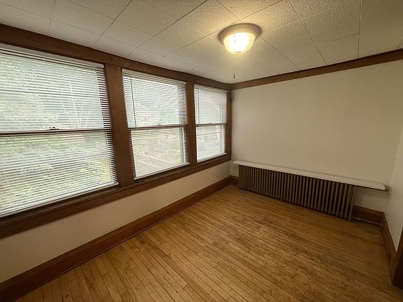 5th image of 1528 Laurel Ave APT 3