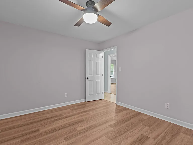 109 Oaklake Ct — Photo 20