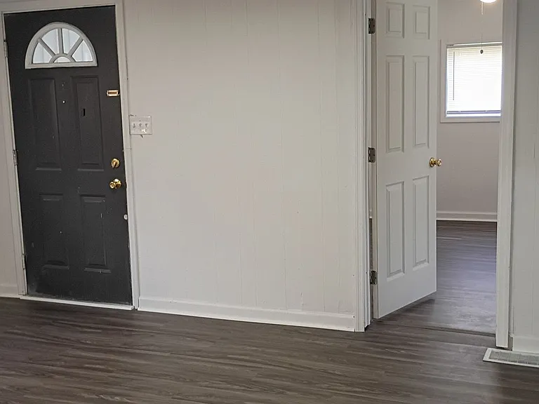 308 Wilson St — Photo 3