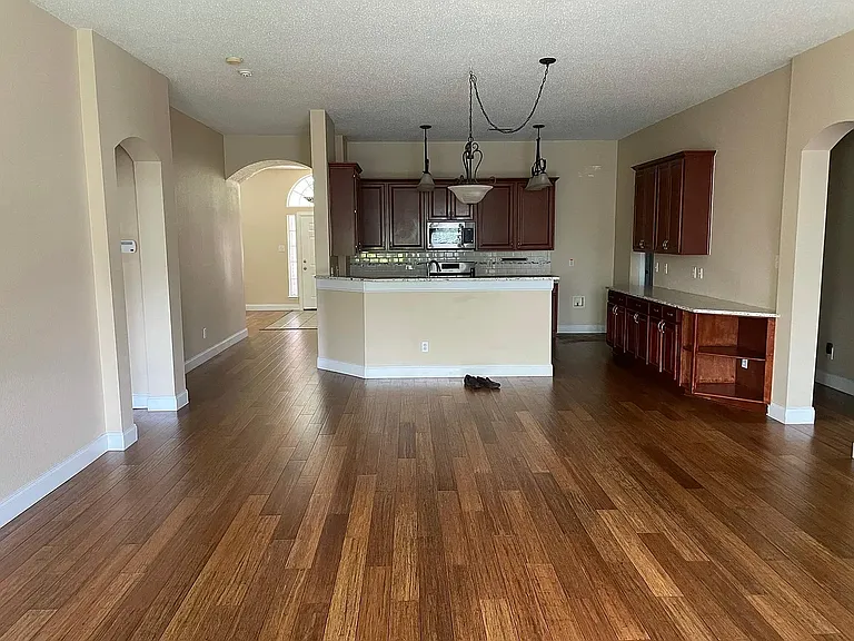 2602 Hearthside Ln — Photo 4
