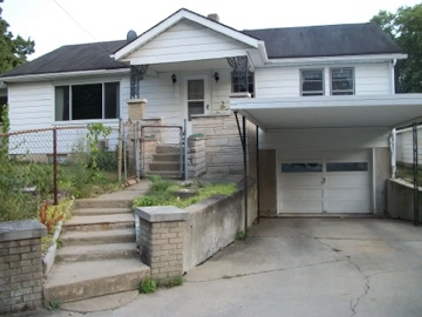 3 bed/1 bath home near Upland Brewery avail. August 1st! — Photo 2