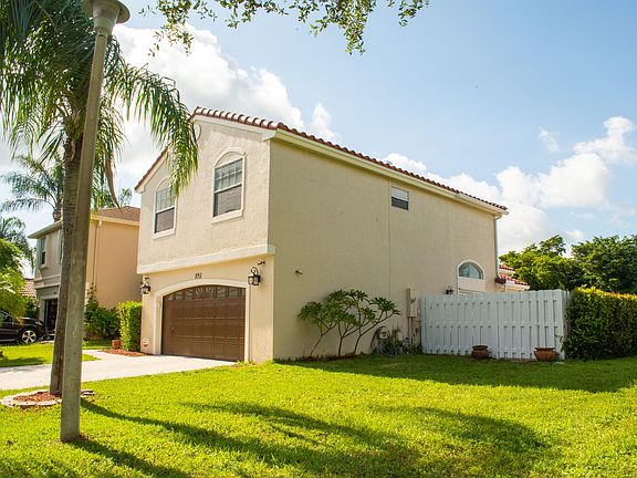 2nd image of 1051 Fairfax Cir W