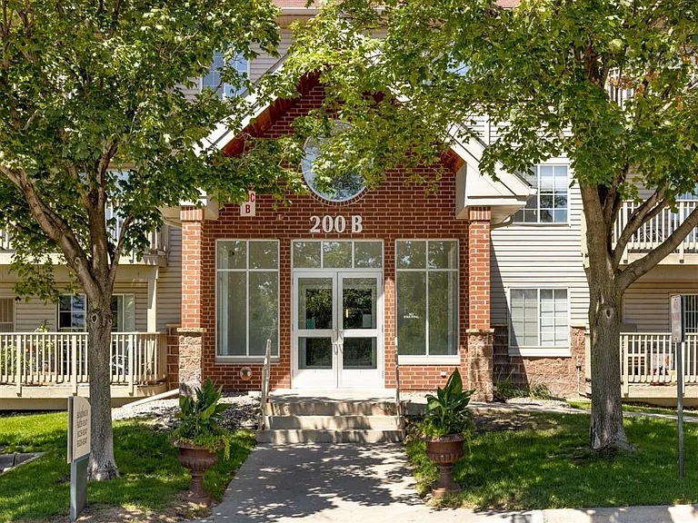 Creekside Apartments — Photo 44