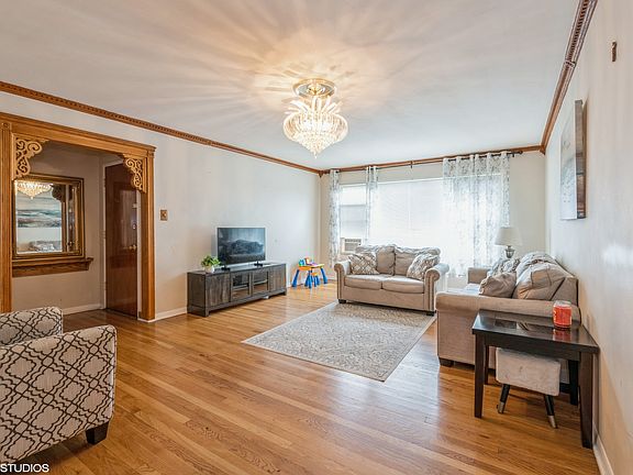 4th image of 6128 N Damen Ave APT 3G
