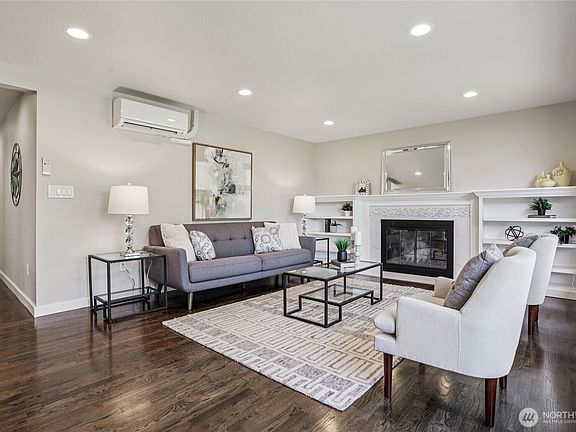 5th image of 10333 Densmore Avenue N