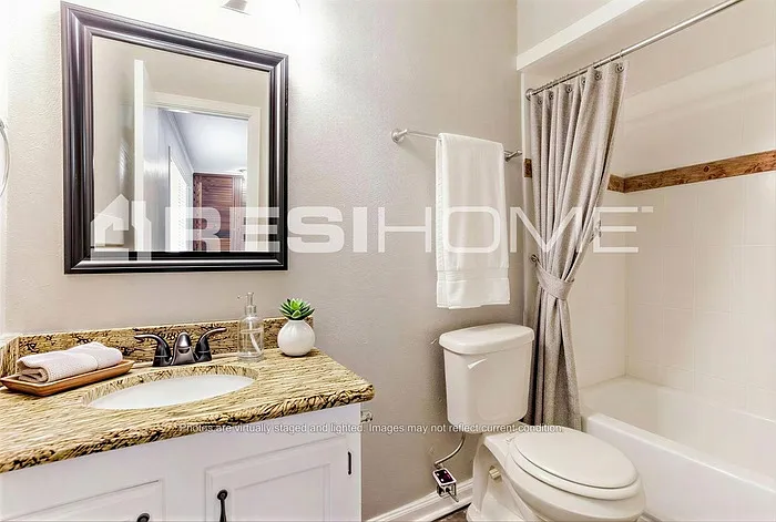 906 Fort Worth St — Photo 12
