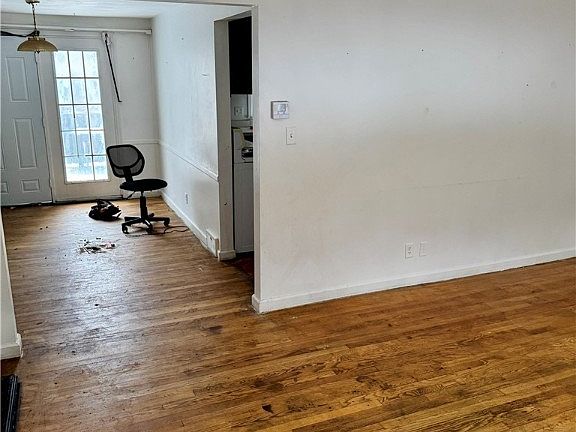 2nd image of 308 Kramer Dr
