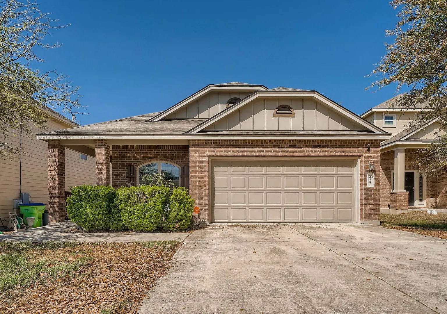 Single-Story Home In Weston Oaks — Photo 1