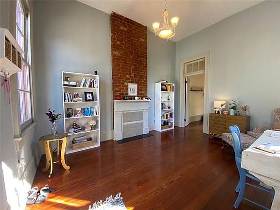 2nd image of 823 Saint Ferdinand St