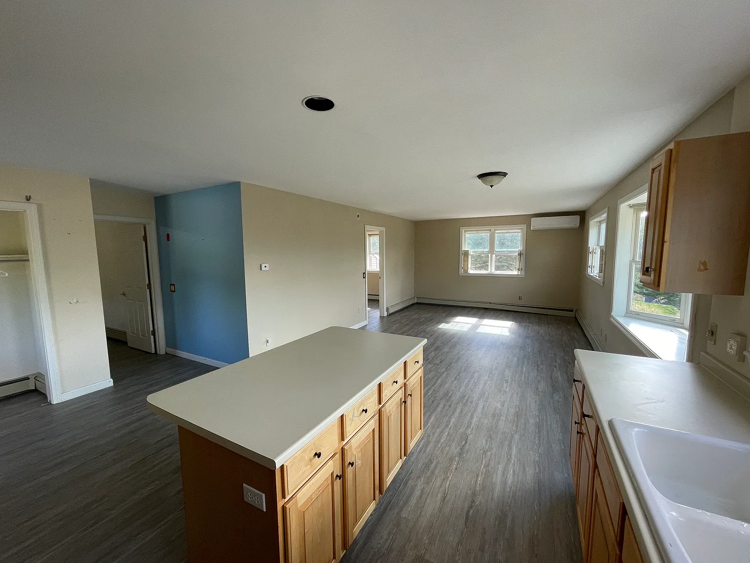 1 bed, 870 sqft, $1,995 — Photo 4
