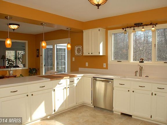 5th image of 41905 Clover Hill Ct