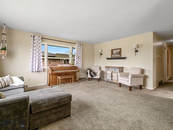 4th image of 825 E Parkview Ct