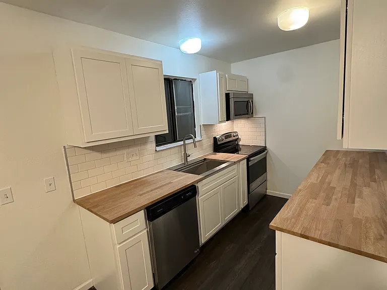 2503 Savoy Dr — Photo 12